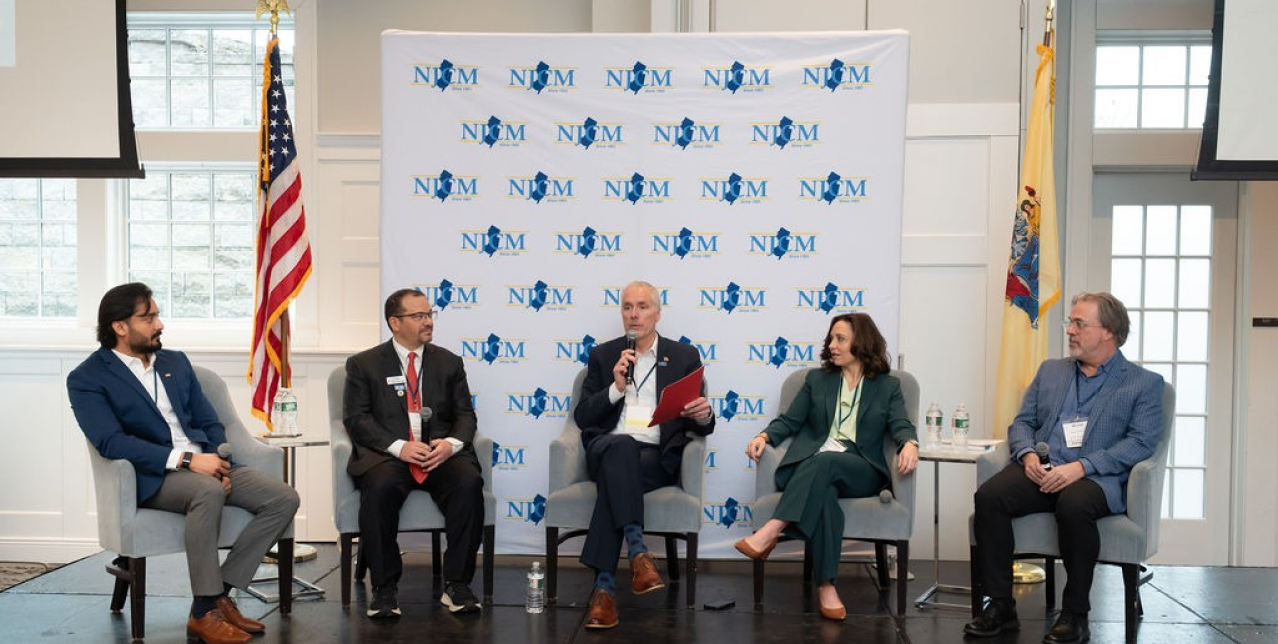 Smart municipalities with AI